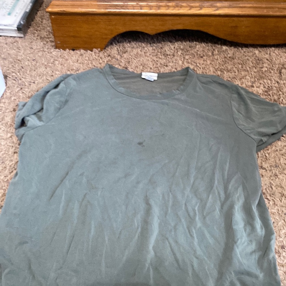 Silky green top